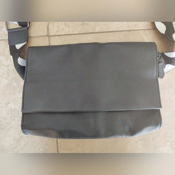 Black Leather CROSSBODY HAND BAG Polka Dot Adjustable Strap 4 Pockets Ear Japan - Picture 2 of 16